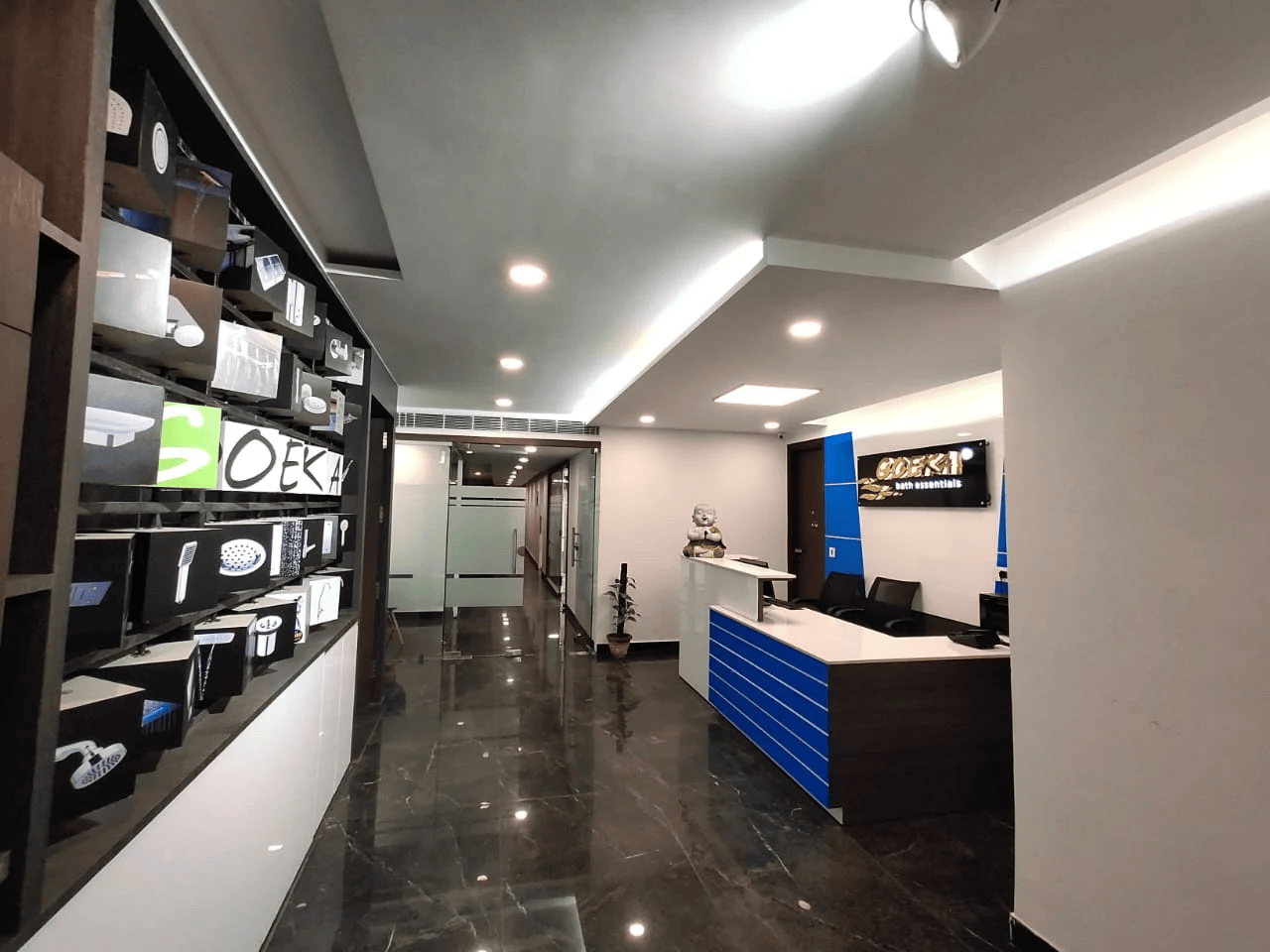 Main Showroom – Premium Collection Display